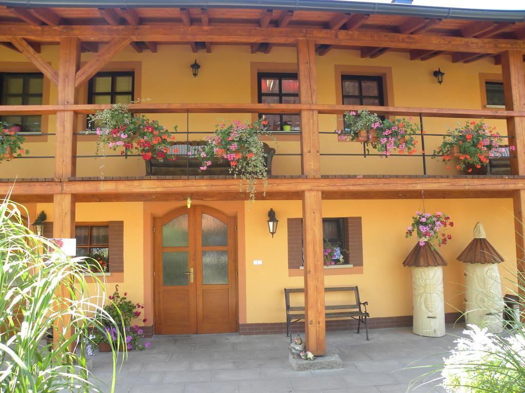 Farma Wenet Villa Broumov Exteriör bild